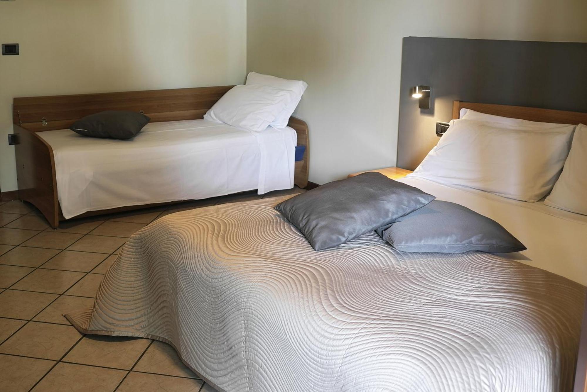 Relais Bb Pacengo Bed & Breakfast Лацизе Стая снимка