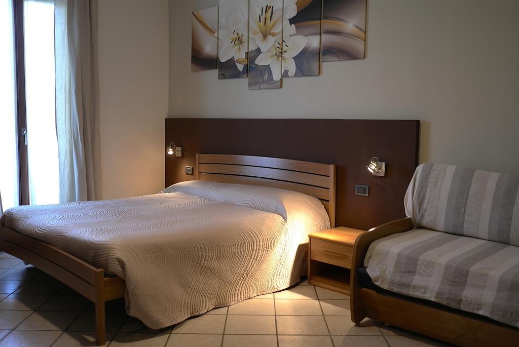 Relais Bb Pacengo Bed & Breakfast Лацизе Екстериор снимка